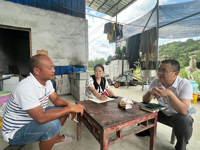 下基层察民情解民忧暖民心——县档案馆开展“解难题、稳增长、促发展”家禽技术服务走访调研活动